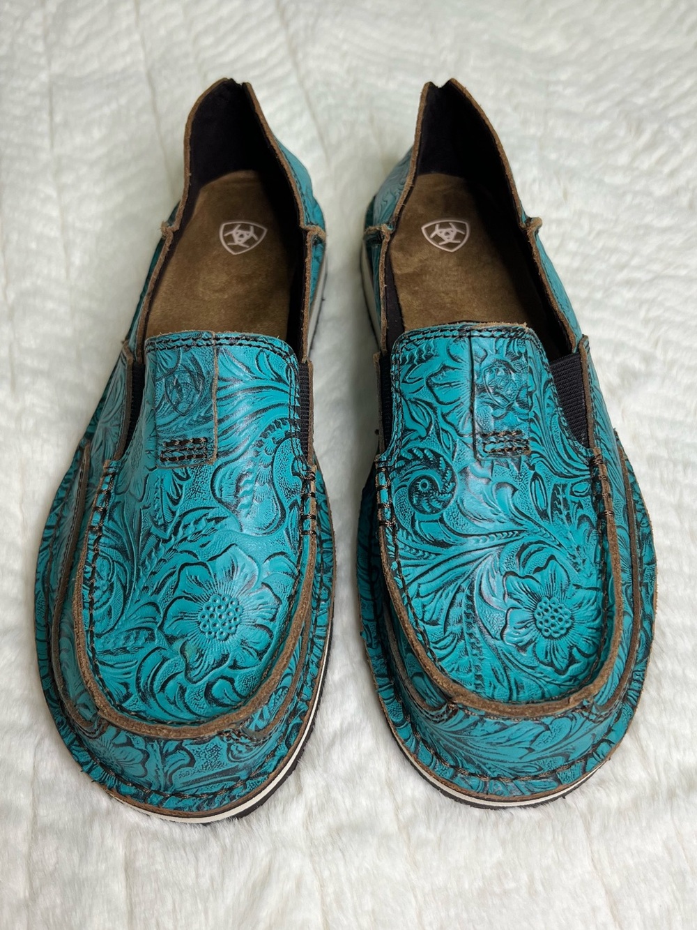 Ariat Women’s Brushed Turquoise Floral Cruiser Shoes | NWOT - 9